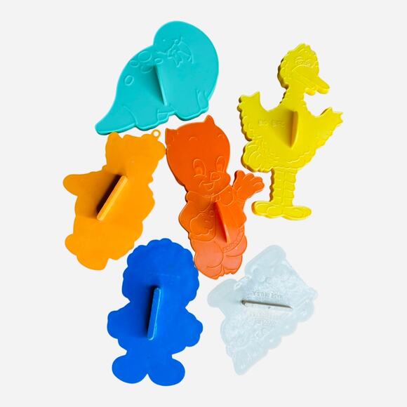 Vintage Cookie Cutters Plastic 1970s 1980s Cartoon Characters - Picture 2 of 8